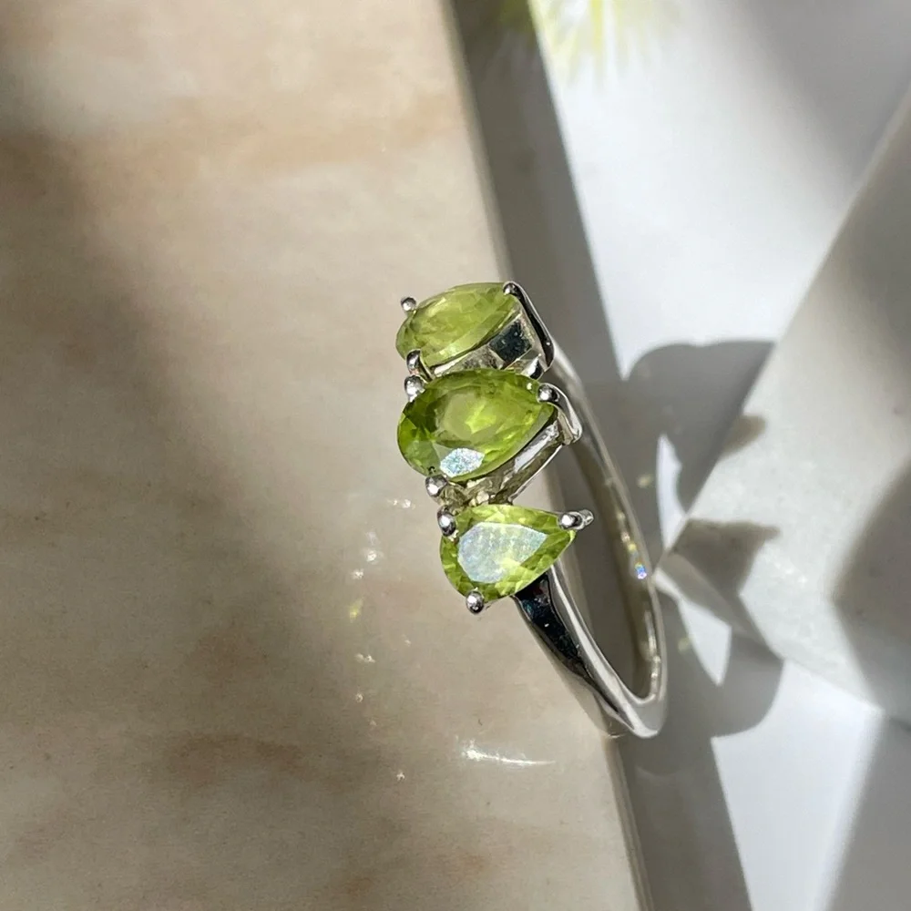 Stunning 925 Sterling Silver Peridot Ring, US:7 “VIBES”